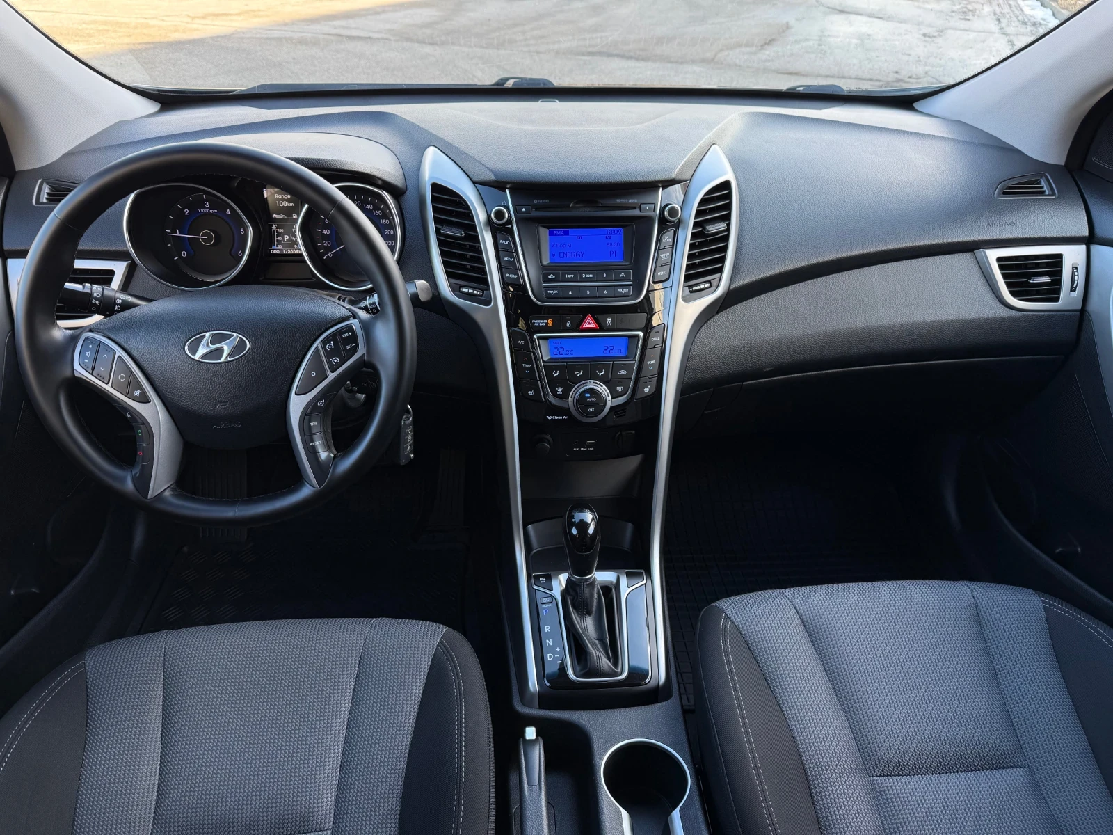 Hyundai I30 1.6 CRDi / AUTOMATIC / FACELIFT - изображение 8