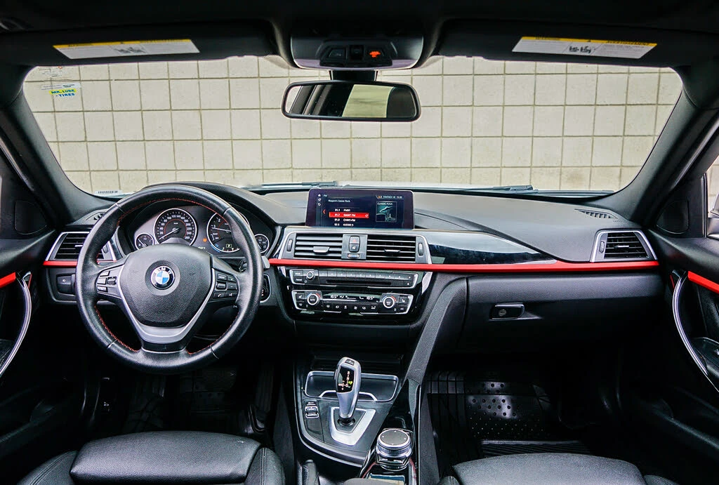 BMW 330 xDrive AWD АвтоКредит  (ЦЕНА ДО БГ) - изображение 5