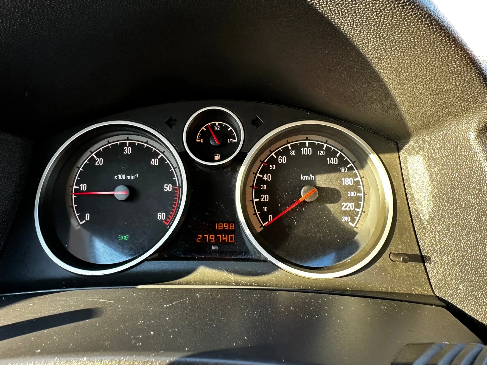 Opel Astra 1.7 CDTI ISUZO, снимка 12 - Автомобили и джипове - 53758036