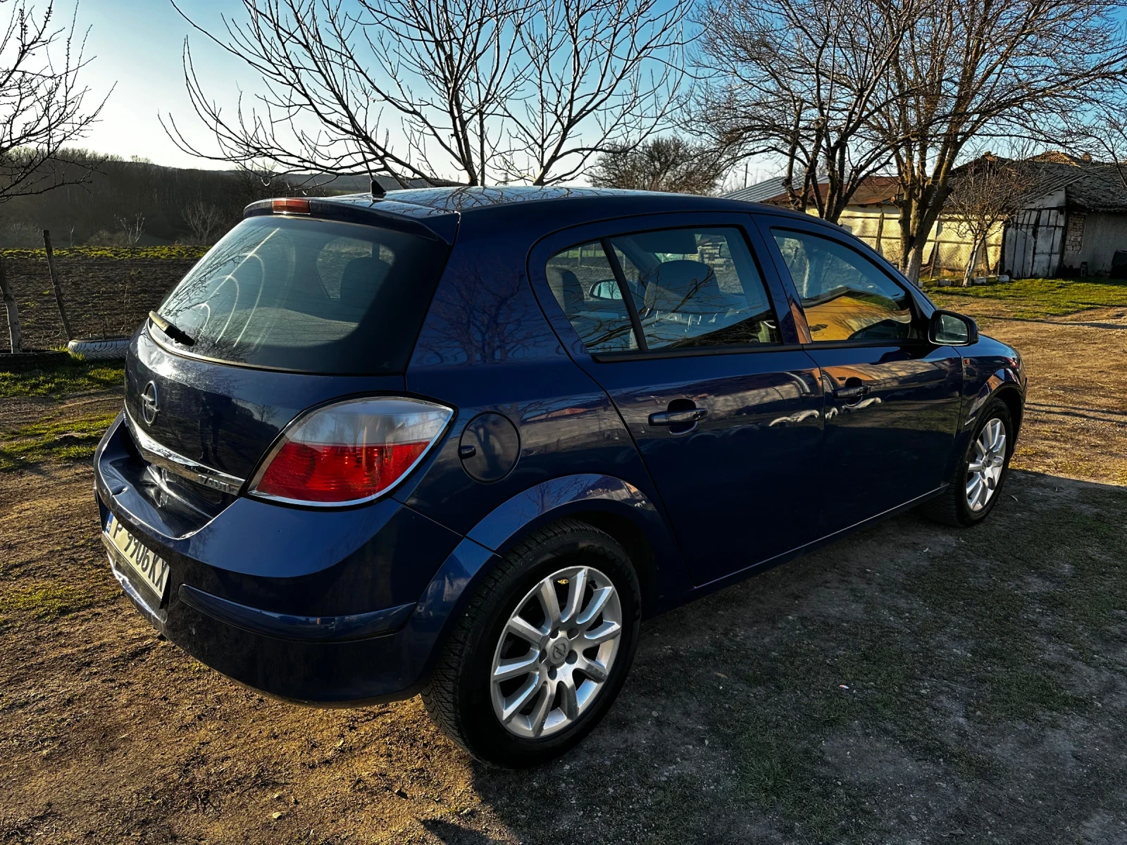 Opel Astra 1.7 CDTI ISUZO, снимка 5 - Автомобили и джипове - 53758036