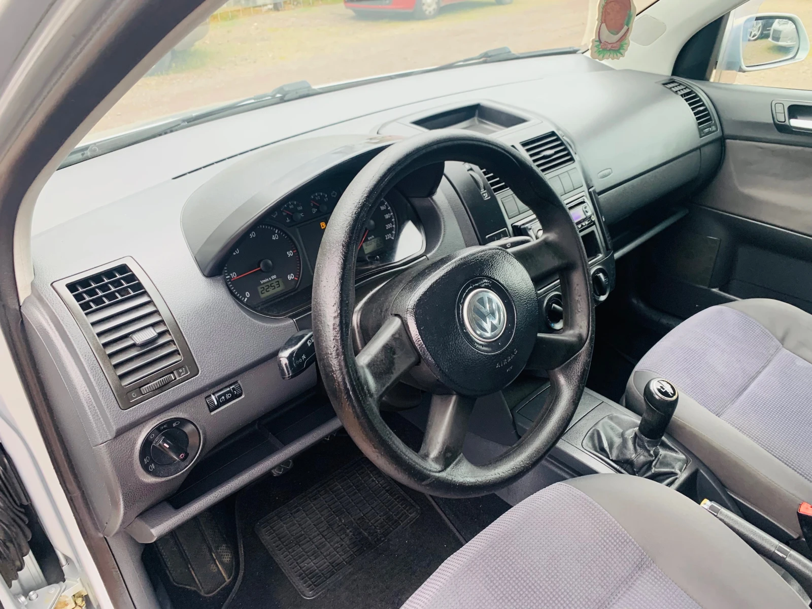 VW Polo 1.4tdi НОВА!!!, снимка 9 - Автомобили и джипове - 54057294