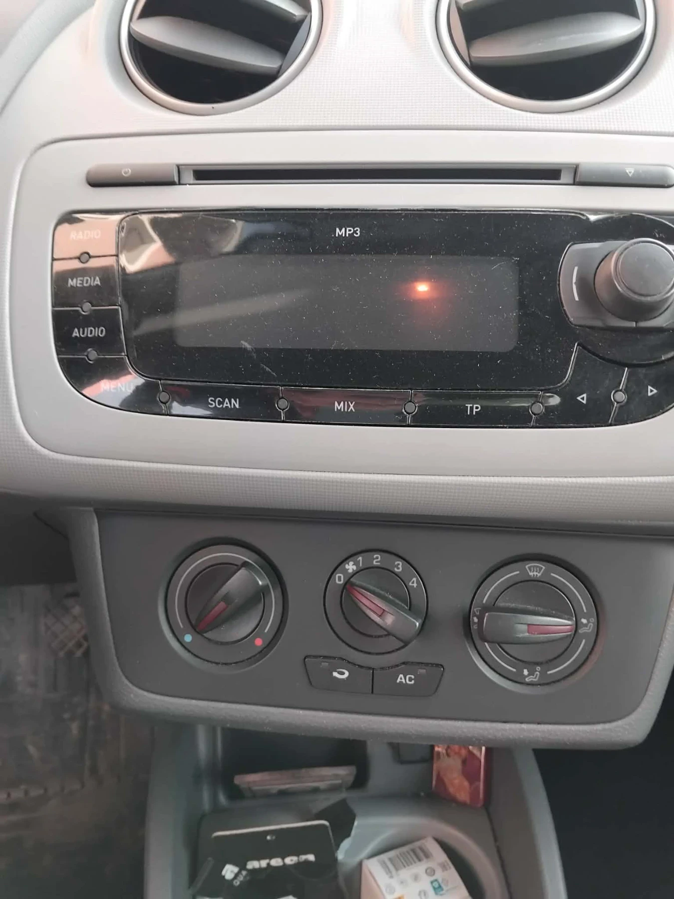 Seat Ibiza, снимка 7 - Автомобили и джипове - 54707039