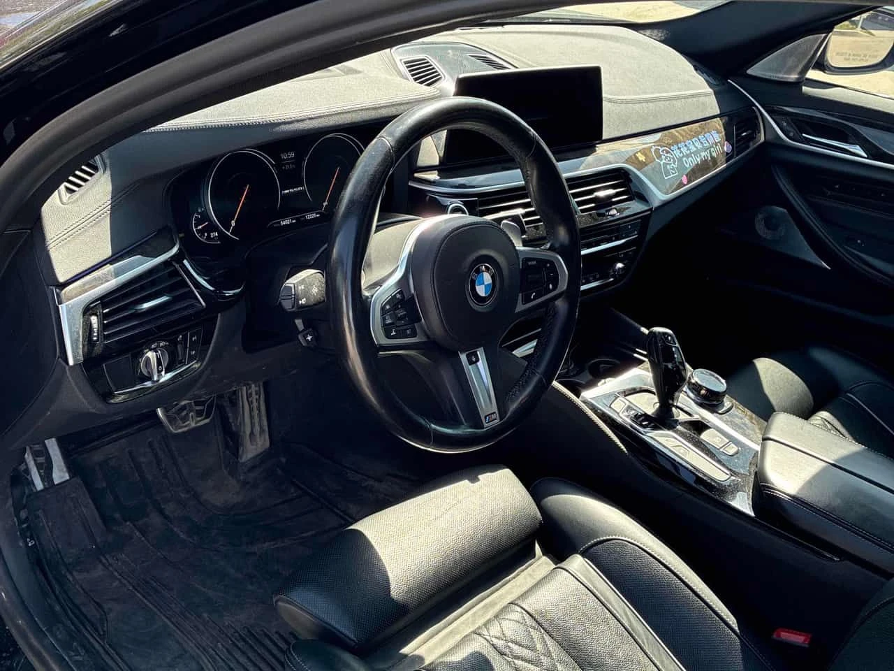 BMW 550 | M550i xDrive | DISTRONIC | 360 | ОБДУХВАНЕ , снимка 7 - Автомобили и джипове - 54712089