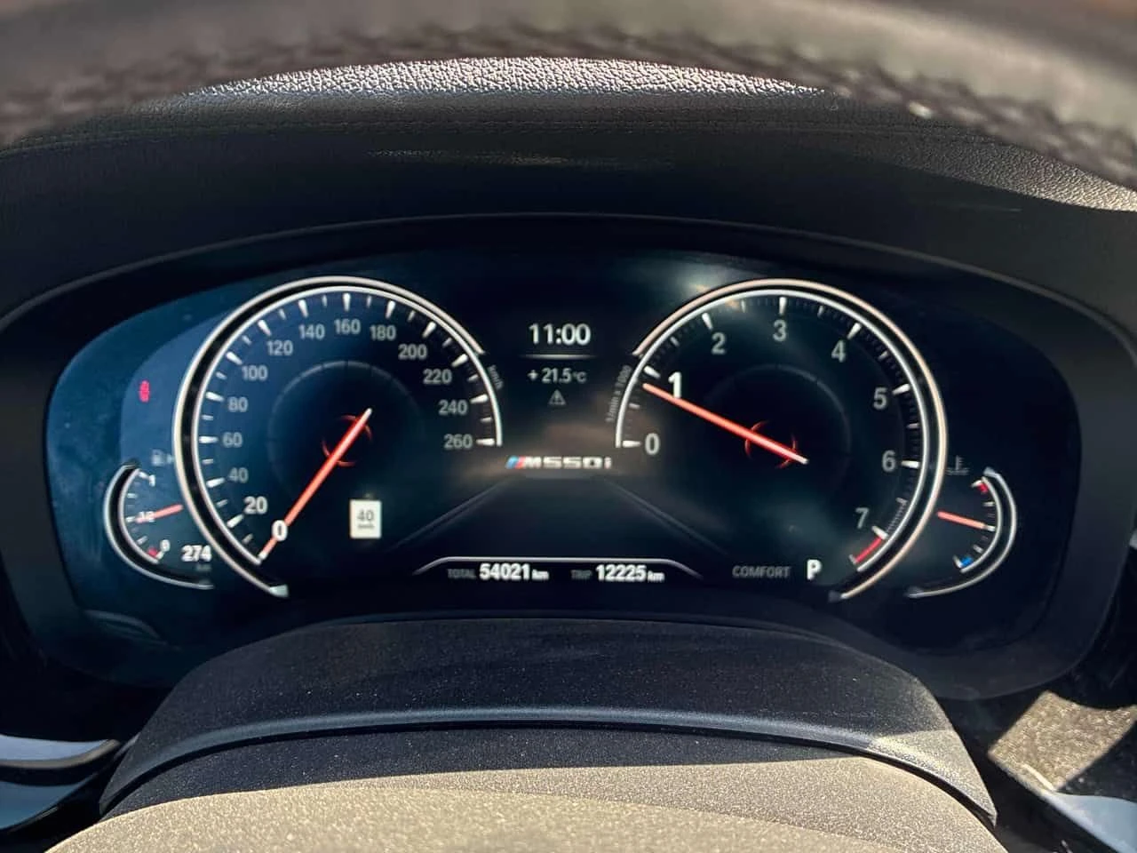 BMW 550 | M550i xDrive | DISTRONIC | 360 | ОБДУХВАНЕ , снимка 8 - Автомобили и джипове - 54712089
