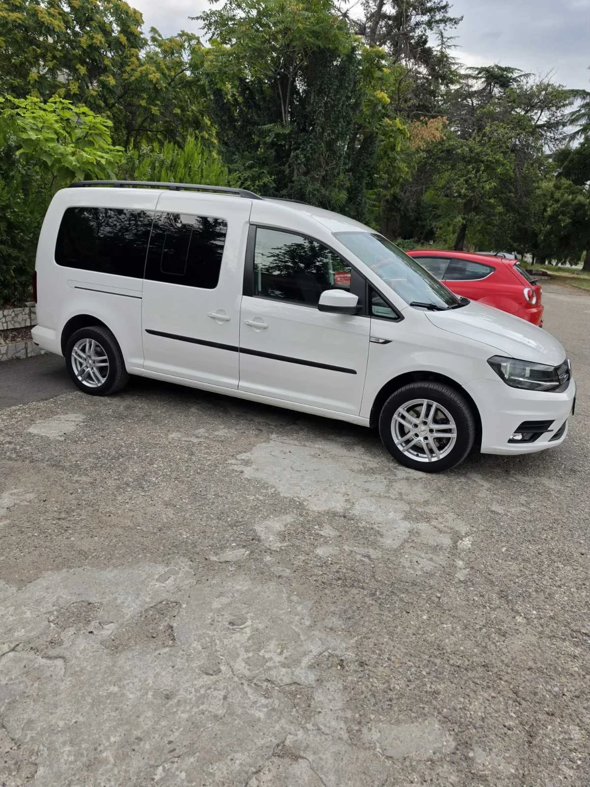 VW Caddy, снимка 4 - Автомобили и джипове - 55222232