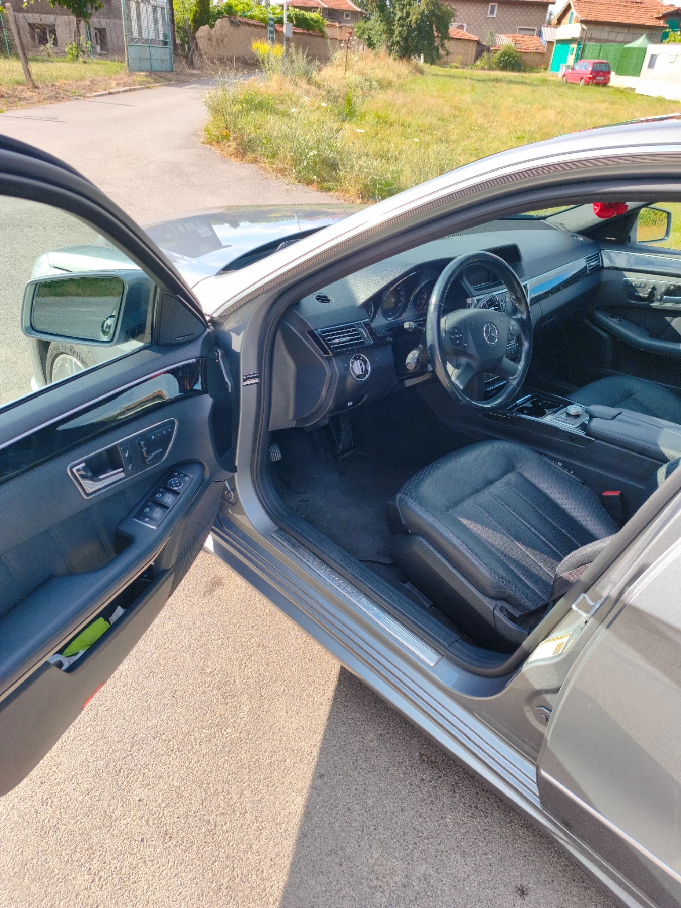 Mercedes-Benz E 500 388к.с. Facelift AMG Keyless, снимка 9 - Автомобили и джипове - 55224530
