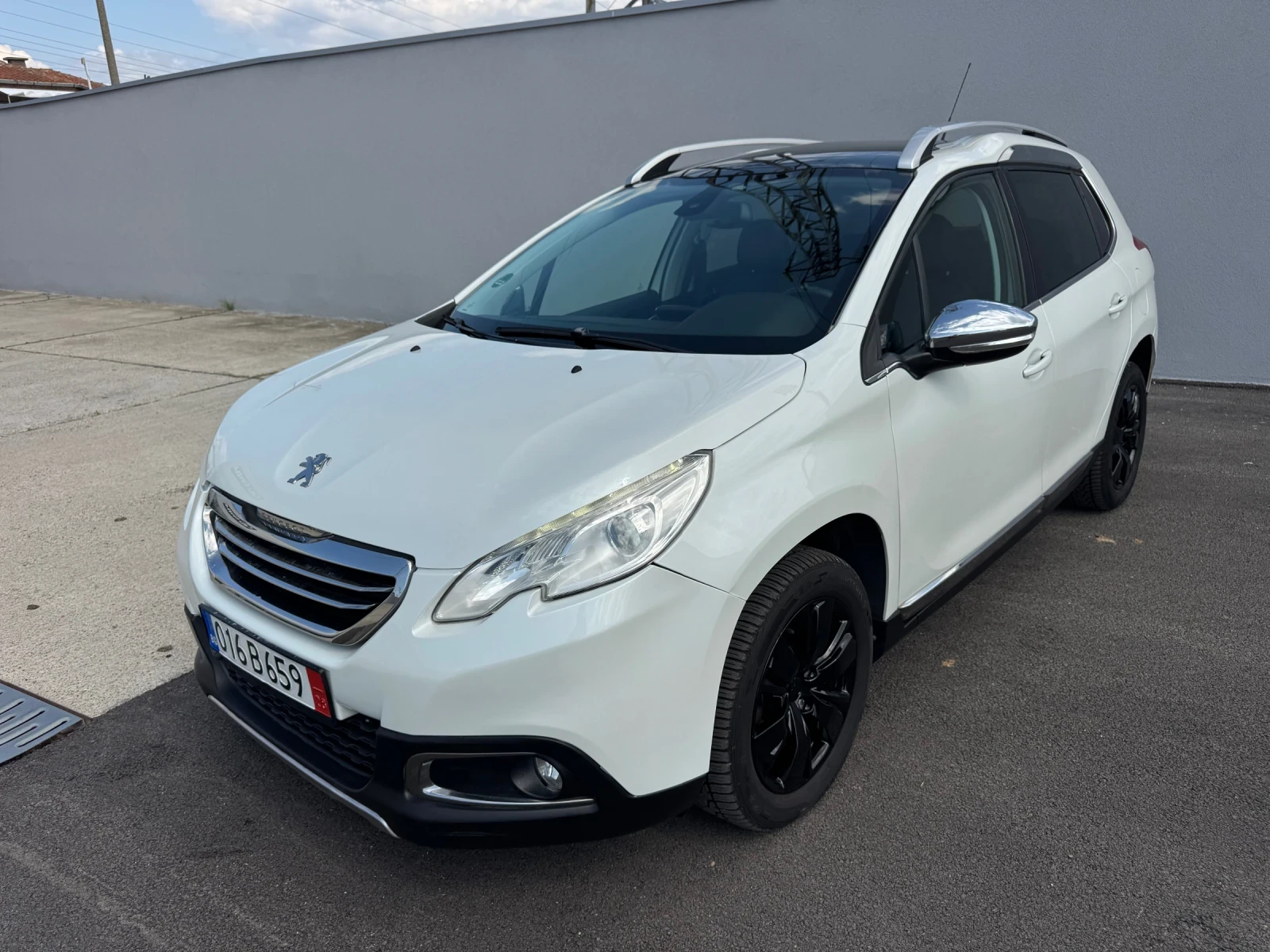 Peugeot 2008 1.6E-HDI Автоматик Панорама Сервизна Книжка