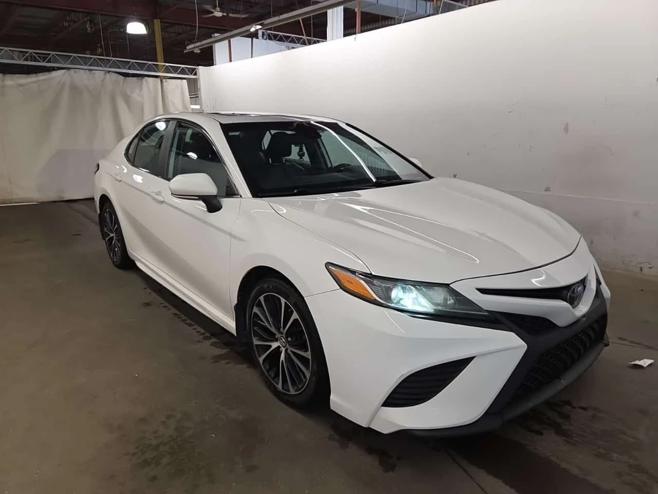 Toyota Camry * SE * BLIND SPOT * CARFAX * , снимка 3 - Автомобили и джипове - 55602926