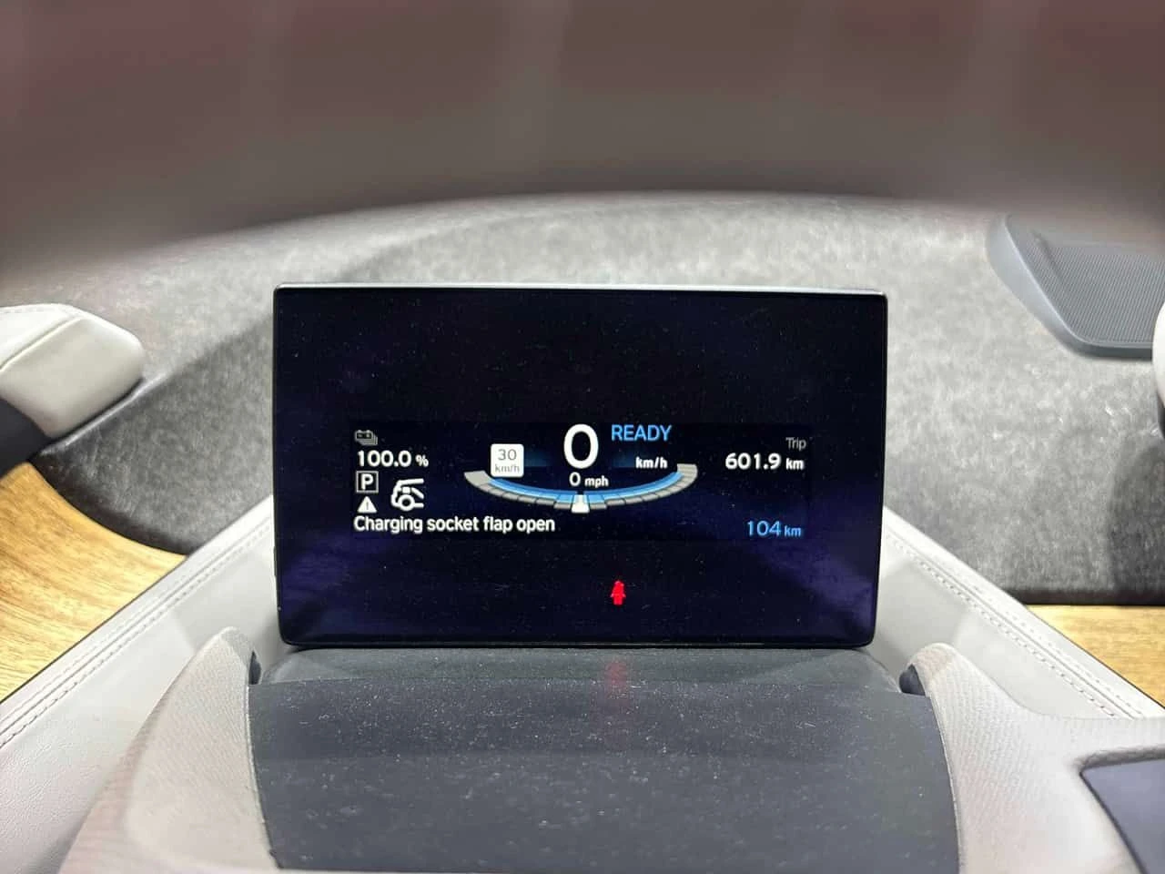 BMW i3 * 4dr HB * CARFAX * ����� �� ����������� | Mobile.bg � ����������� 8