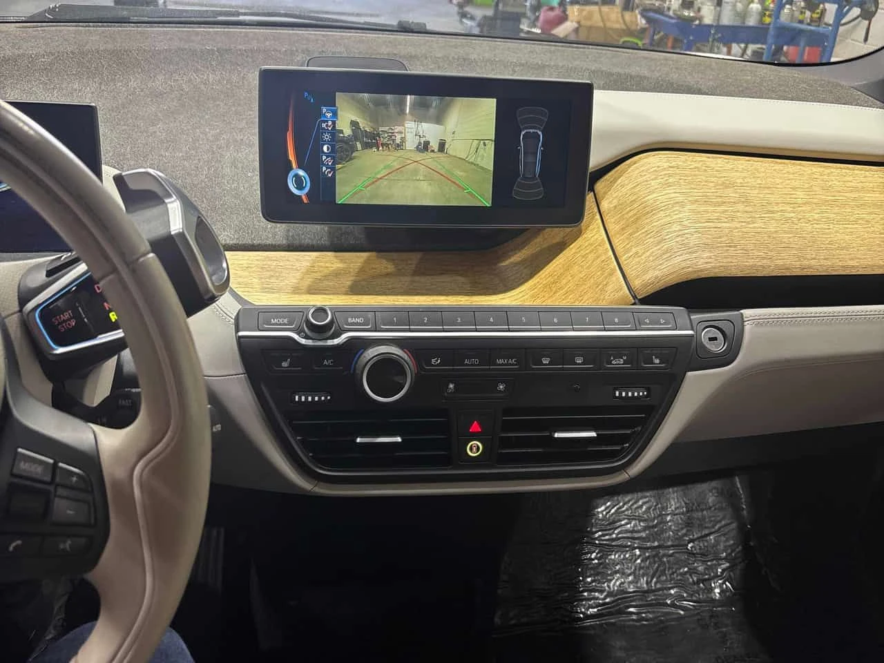 BMW i3 * 4dr HB * CARFAX * ����� �� ����������� | Mobile.bg � ����������� 9