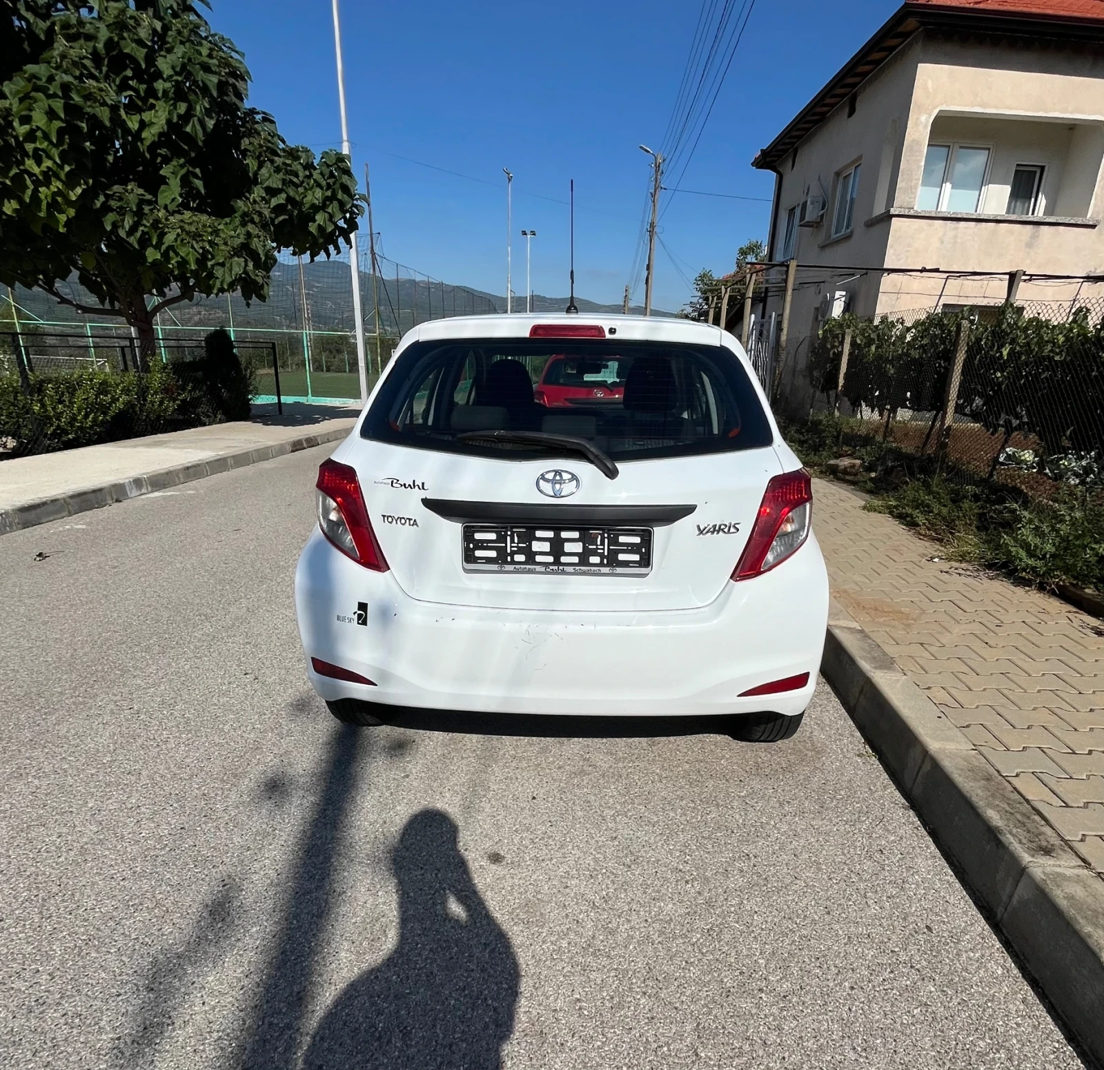 Toyota Yaris Бензин 1.0, снимка 4 - Автомобили и джипове - 56050374