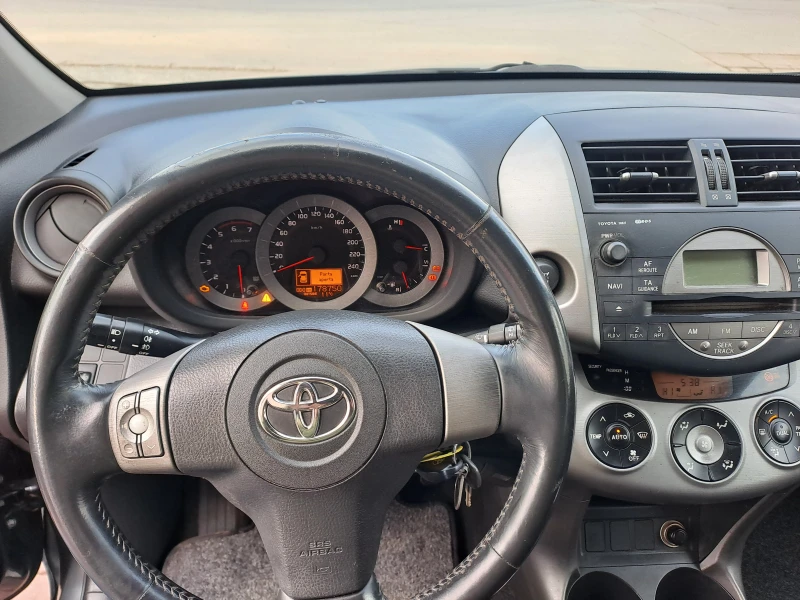 Toyota Rav4 2.2 D4D, 136к.с., 4х4, внос Италия!, снимка 11 - Автомобили и джипове - 48276927