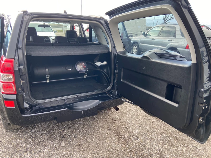 Suzuki Grand vitara 2.0 GAZ ГЪРЦИЯ 121000 KM, снимка 12 - Автомобили и джипове - 52713812