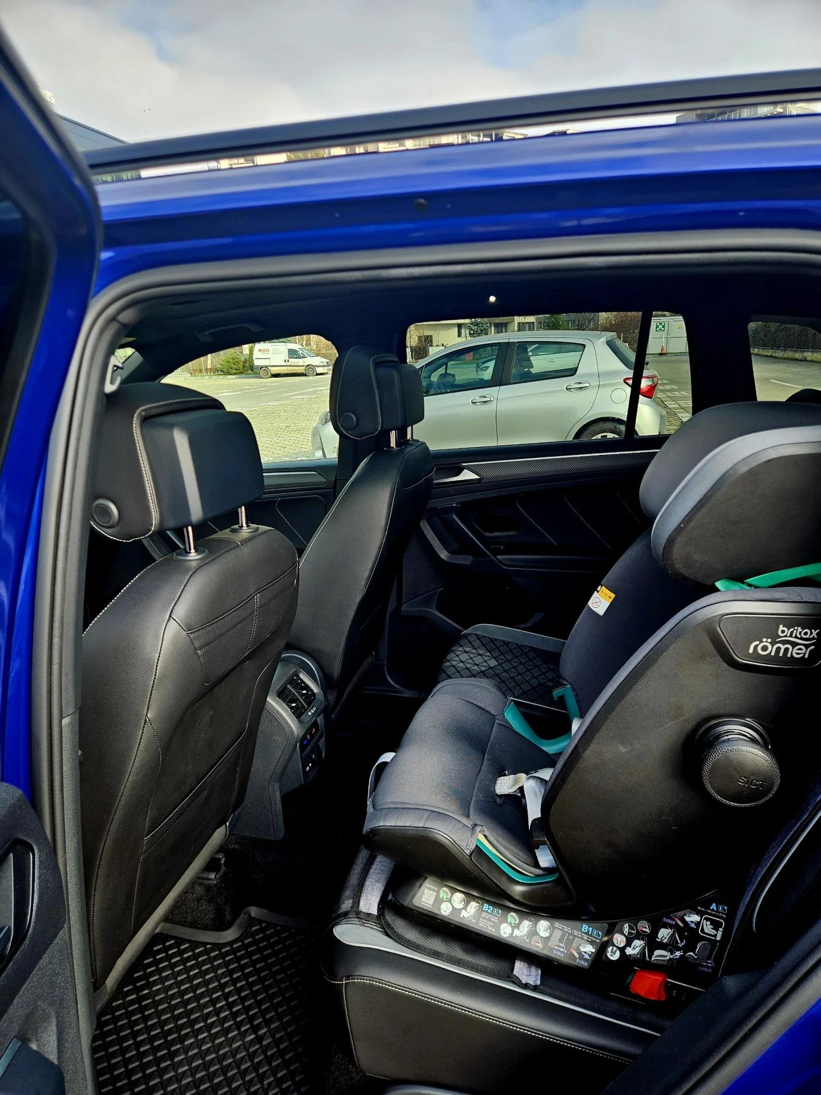 VW Tiguan R-Line 2, 0 l TDI SCR 4MOTION - изображение 10