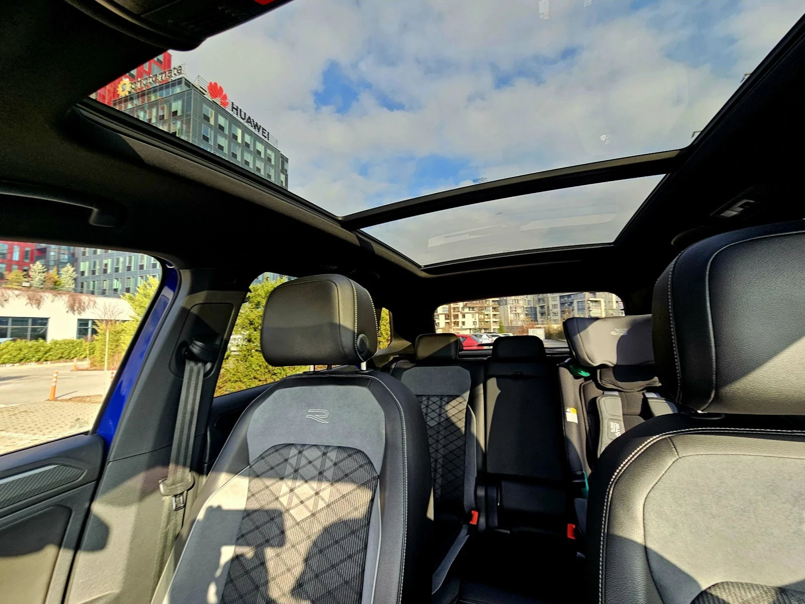 VW Tiguan R-Line 2, 0 l TDI SCR 4MOTION - изображение 4