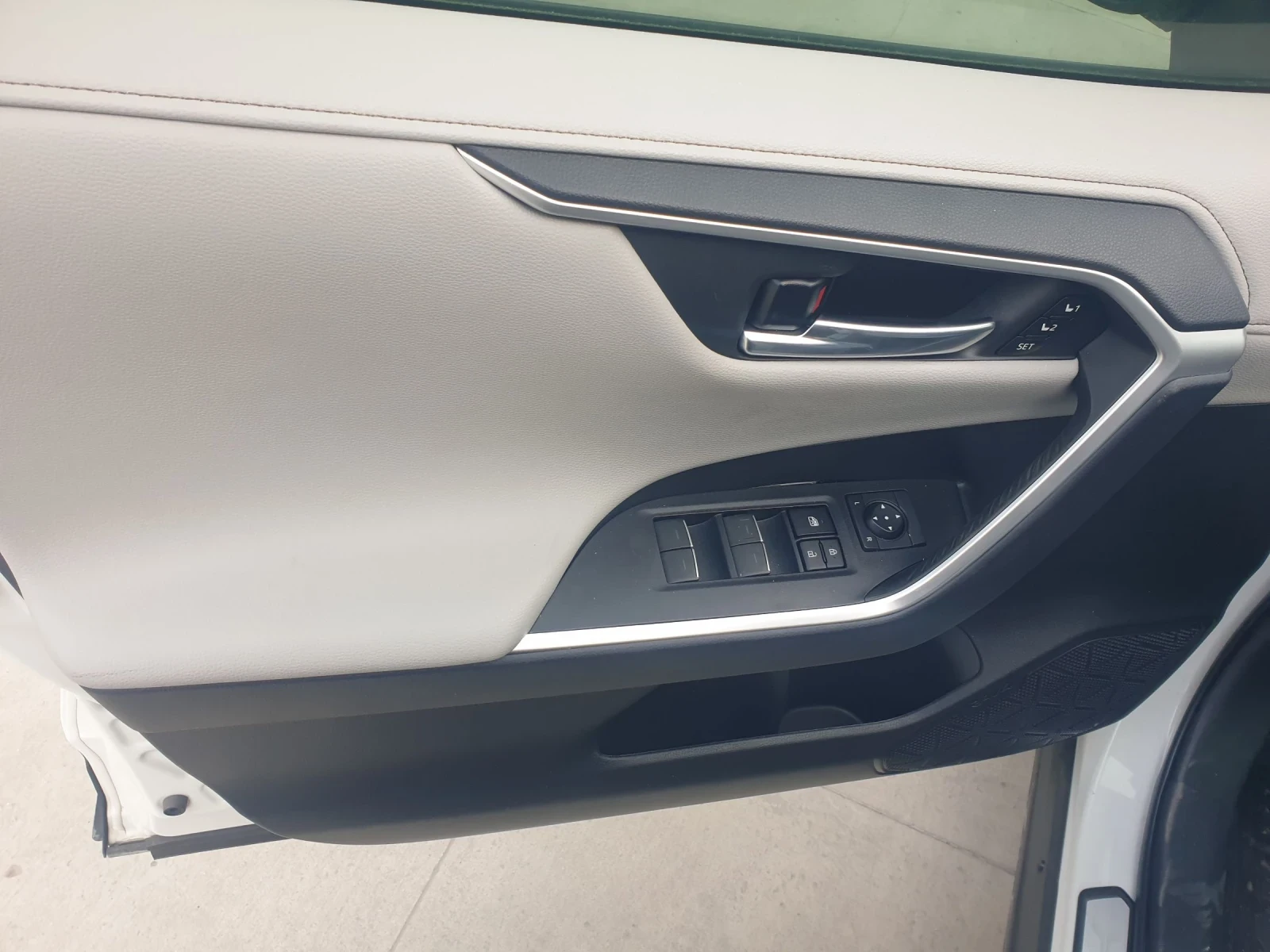 Toyota Rav4 2.5 i  hibrid - изображение 9