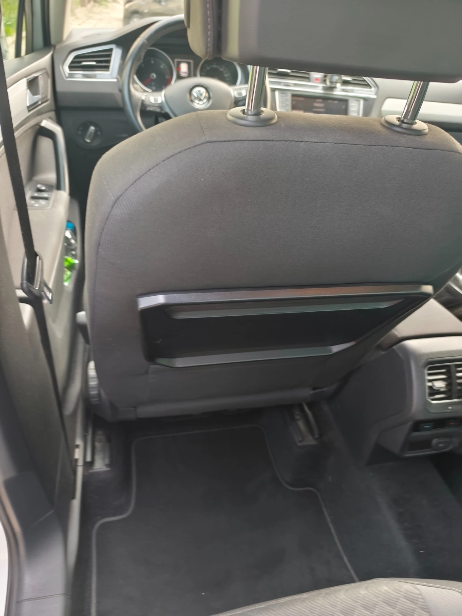 VW Tiguan bisnesline, снимка 10 - Автомобили и джипове - 53712593