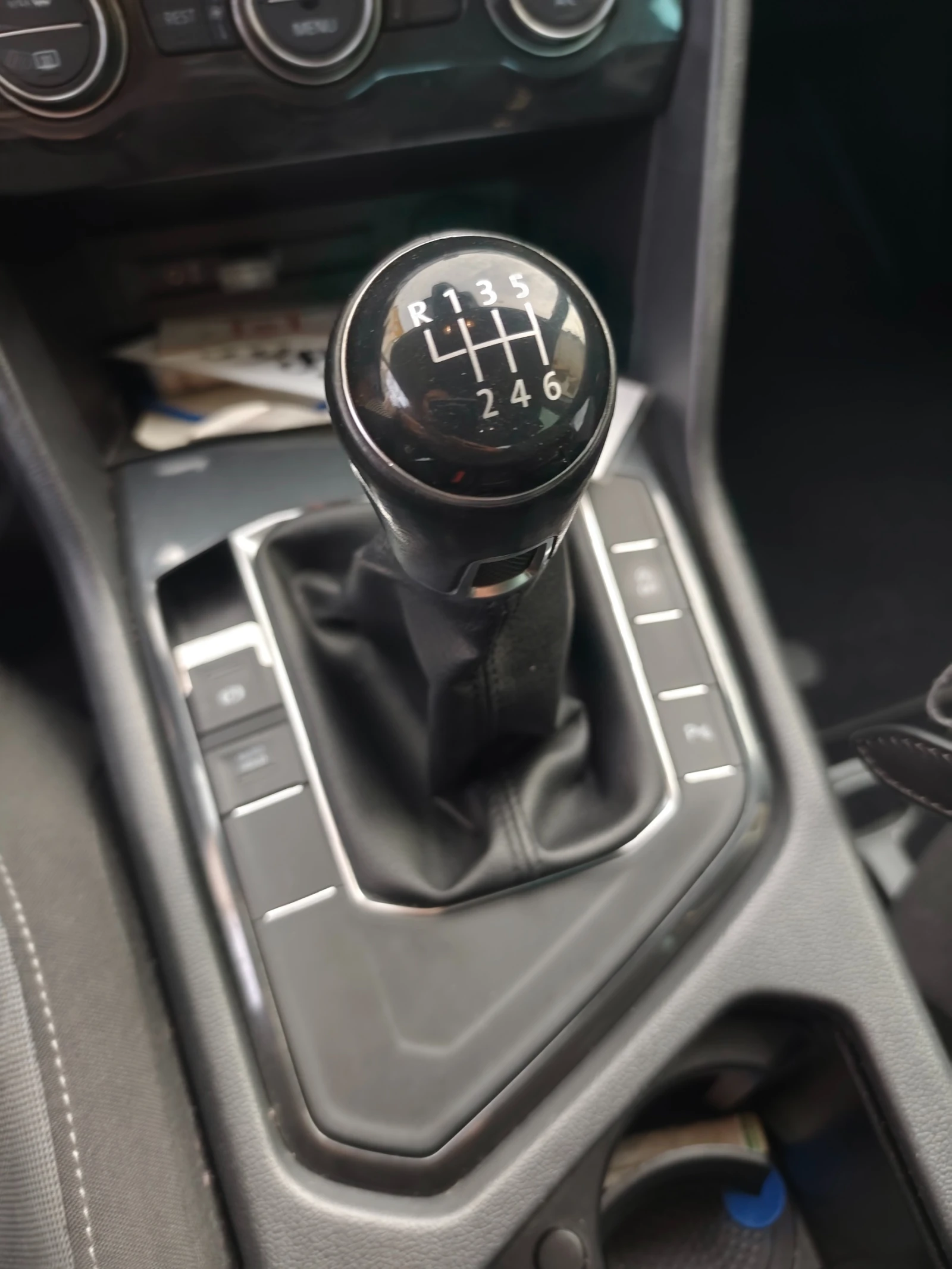 VW Tiguan bisnesline, снимка 5 - Автомобили и джипове - 53712593