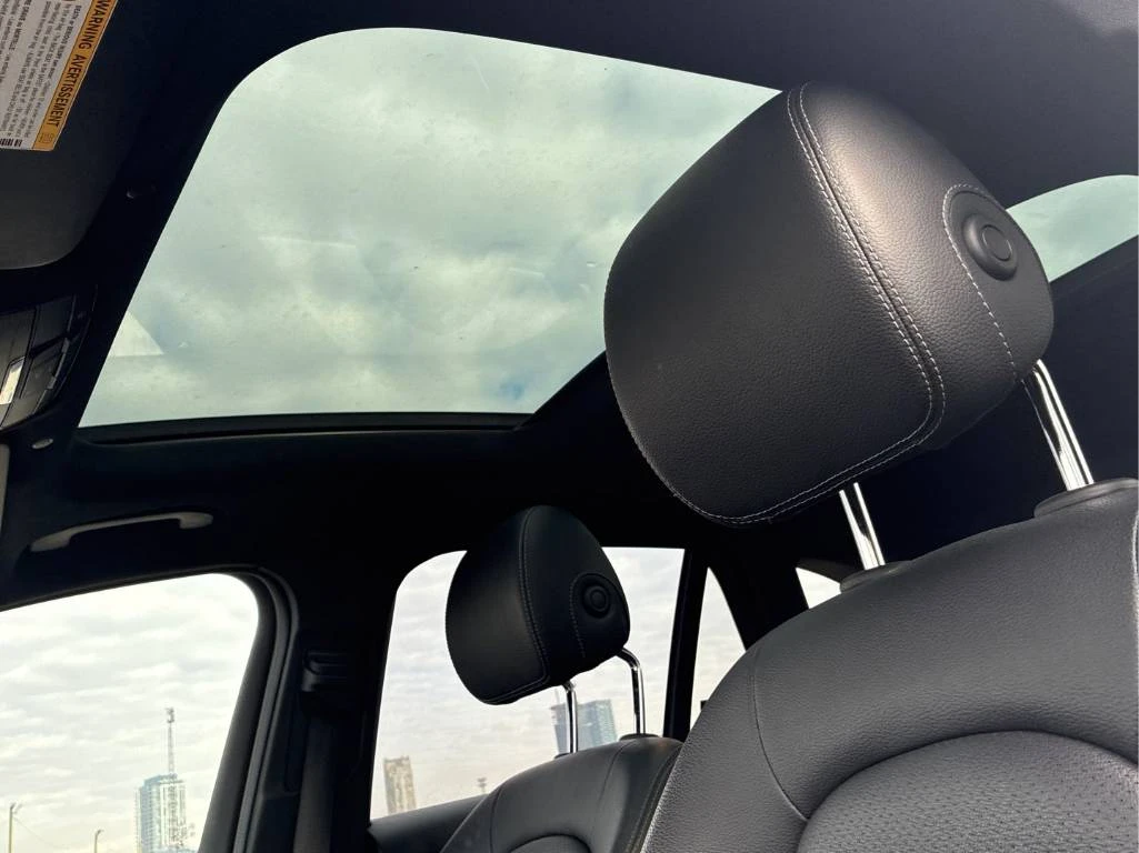 Mercedes-Benz GLC 300 CARFAX* ДИСТРОНИК * ДВА КЛЮЧА, снимка 10 - Автомобили и джипове - 53919053