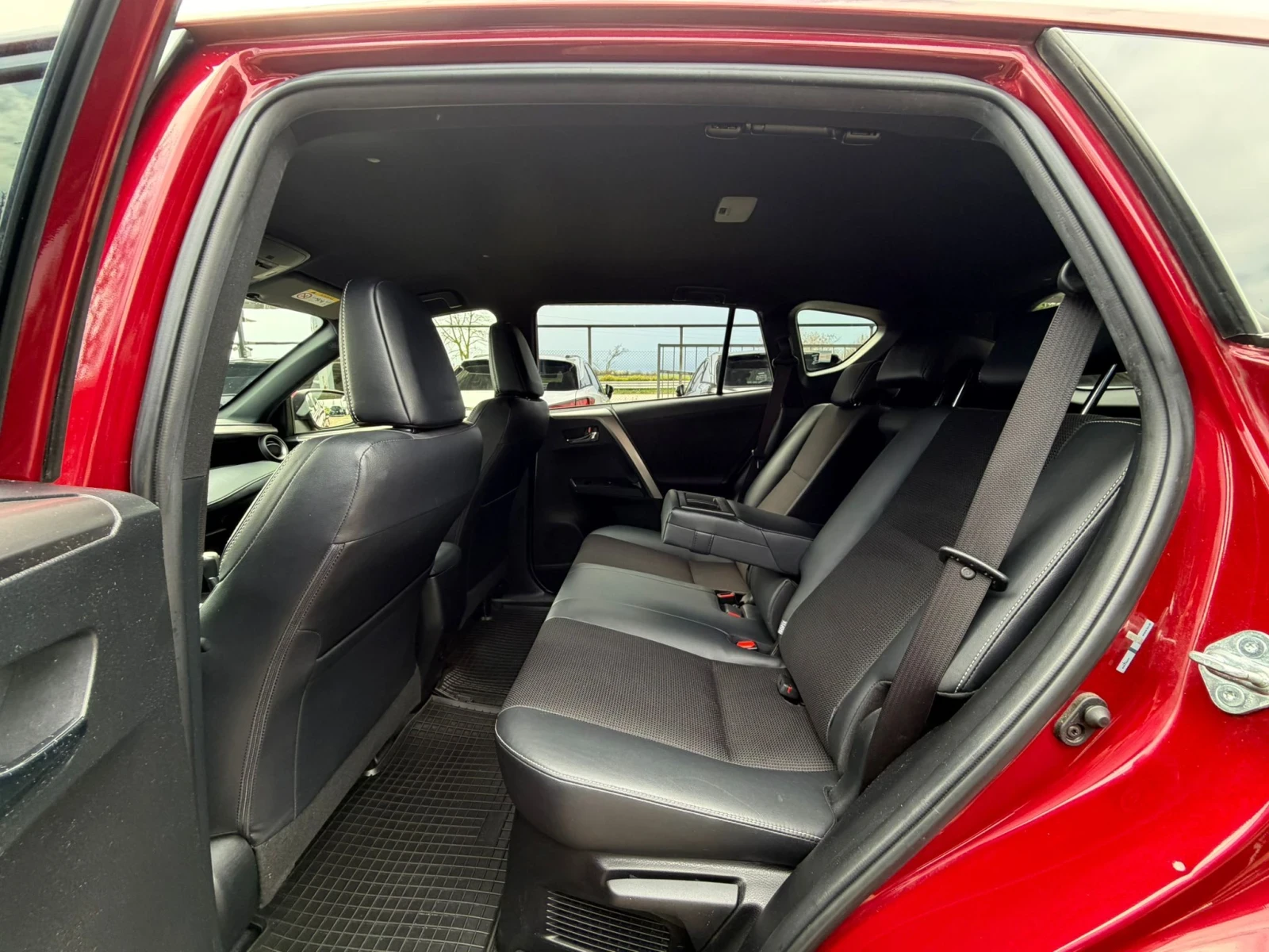 Toyota Rav4 2.5Hybrid/4x4/Executive/� ��������  | Mobile.bg � ����������� 13