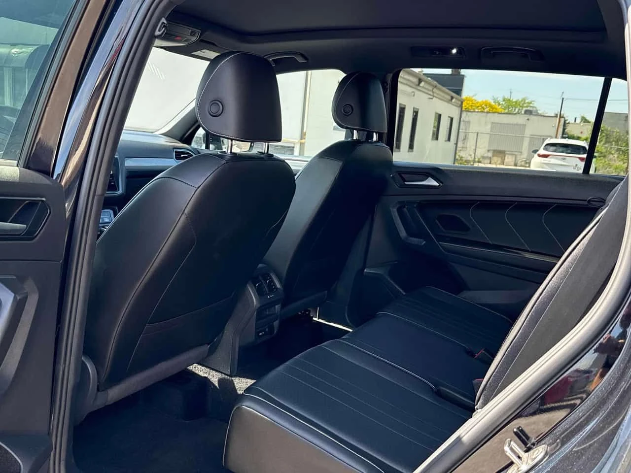 VW Tiguan | R Line Black Edition | ПОДГРЕВ | ПАНОРАМА | , снимка 10 - Автомобили и джипове - 54608307