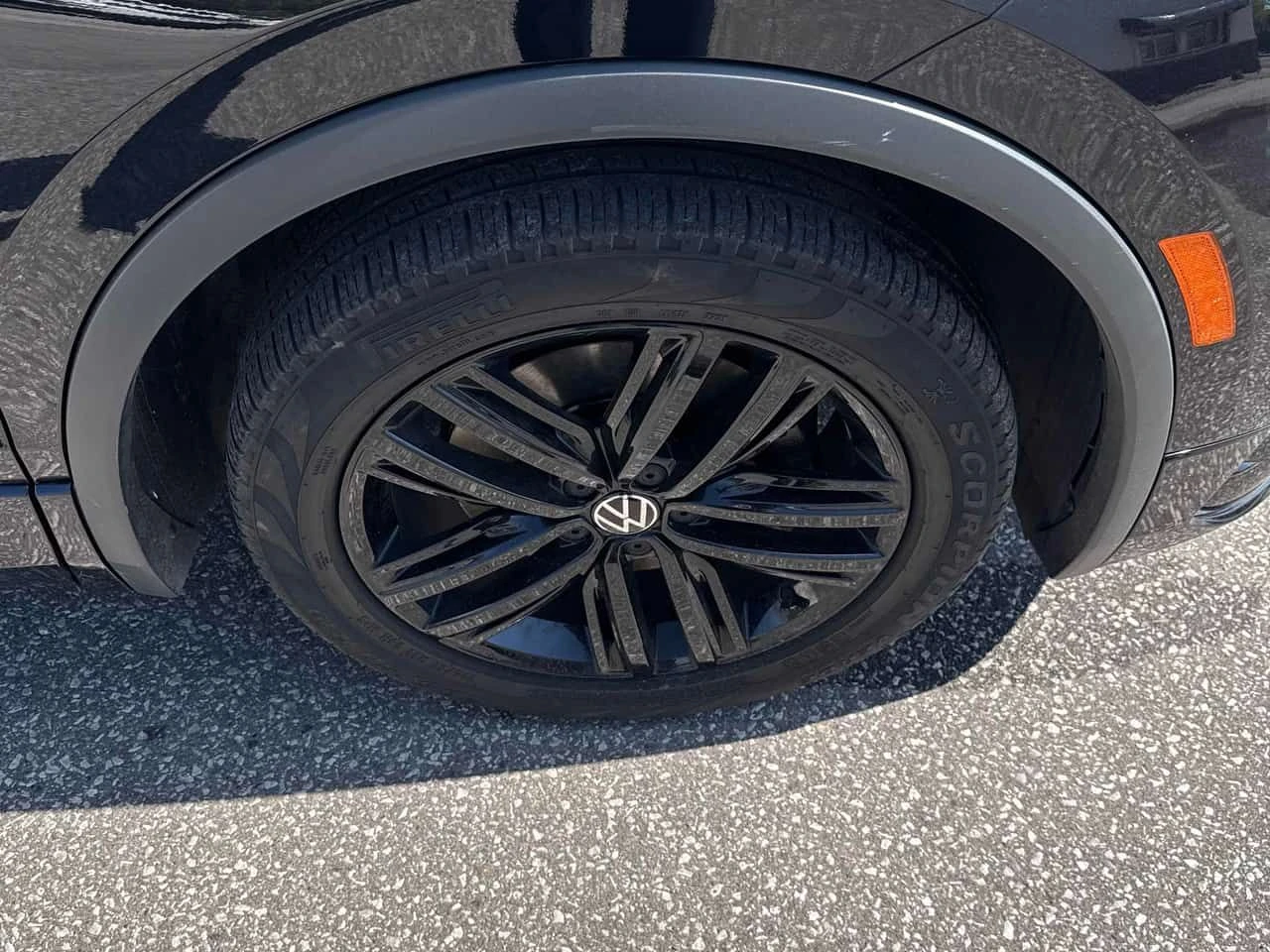VW Tiguan | R Line Black Edition | ПОДГРЕВ | ПАНОРАМА | , снимка 7 - Автомобили и джипове - 54608307