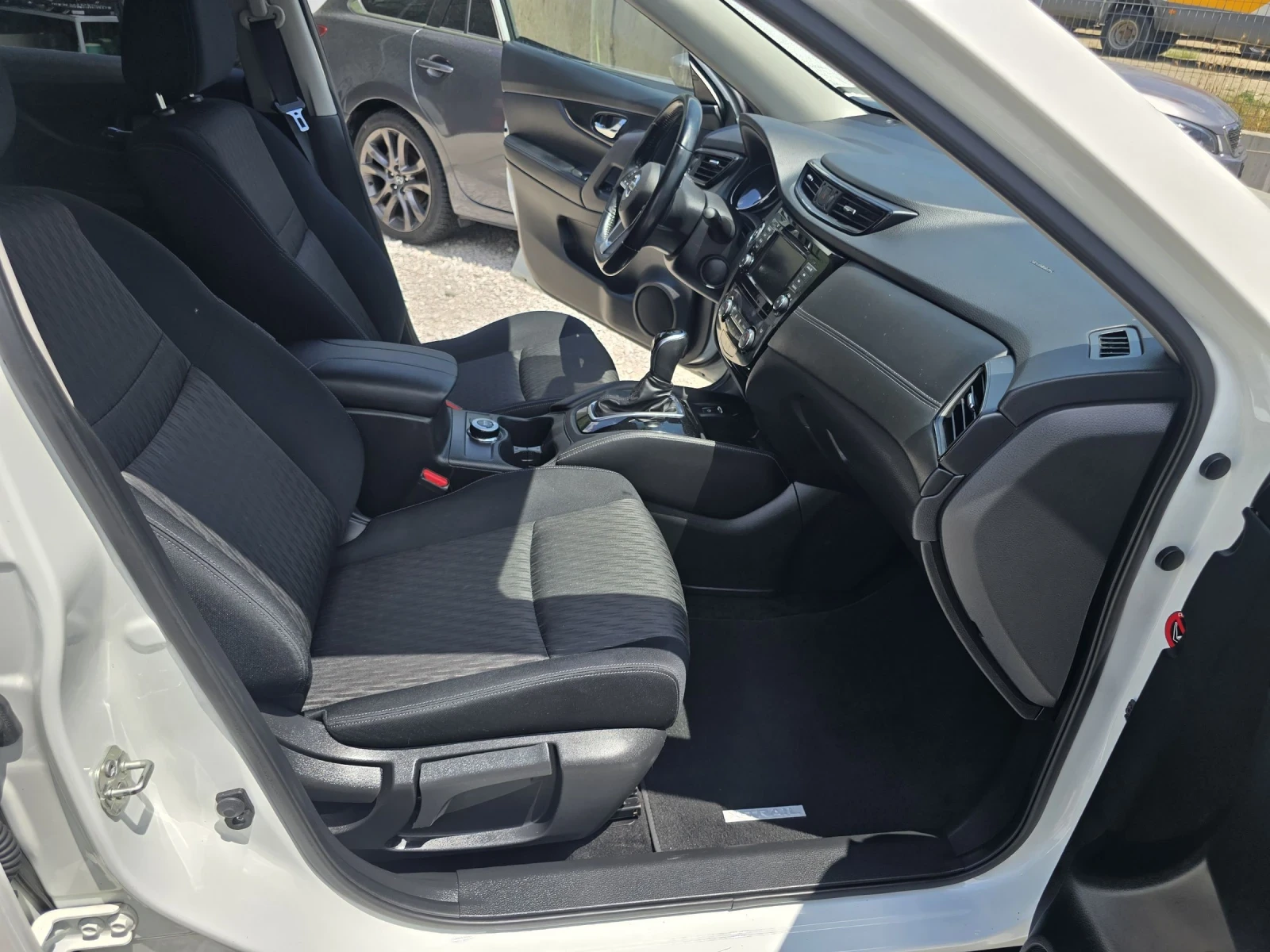 Nissan X-trail 1.7 DCI 4X4, снимка 12 - Автомобили и джипове - 55100449