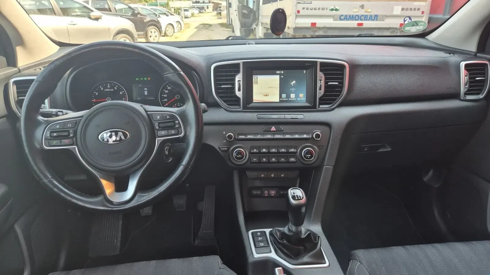 Kia Sportage 1.6 Бензин, снимка 7 - Автомобили и джипове - 55599200