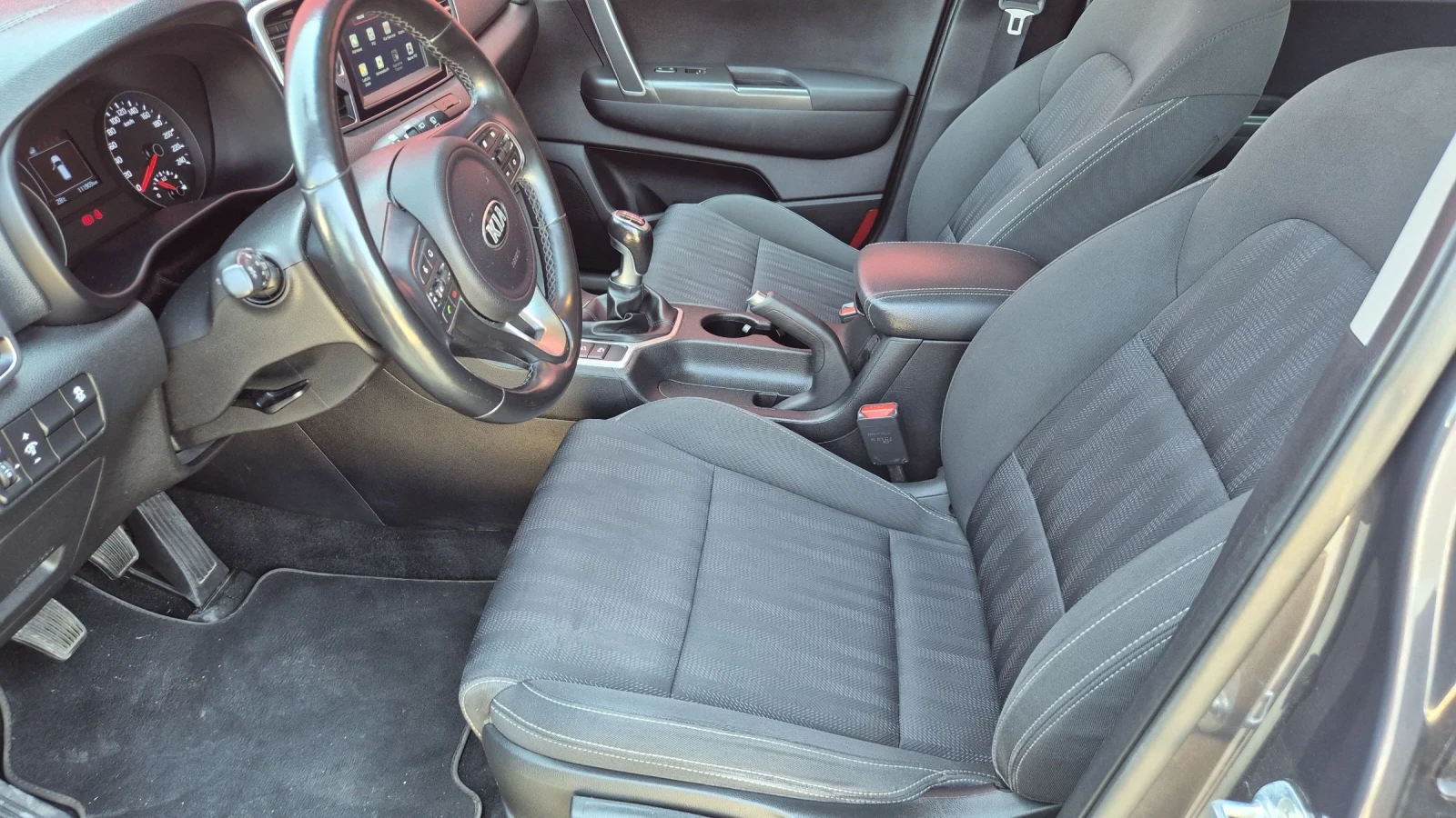Kia Sportage 1.6 Бензин, снимка 10 - Автомобили и джипове - 55599200