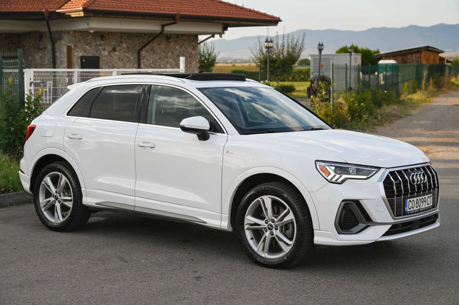 Audi Q3, снимка 4 - Автомобили и джипове - 56206091