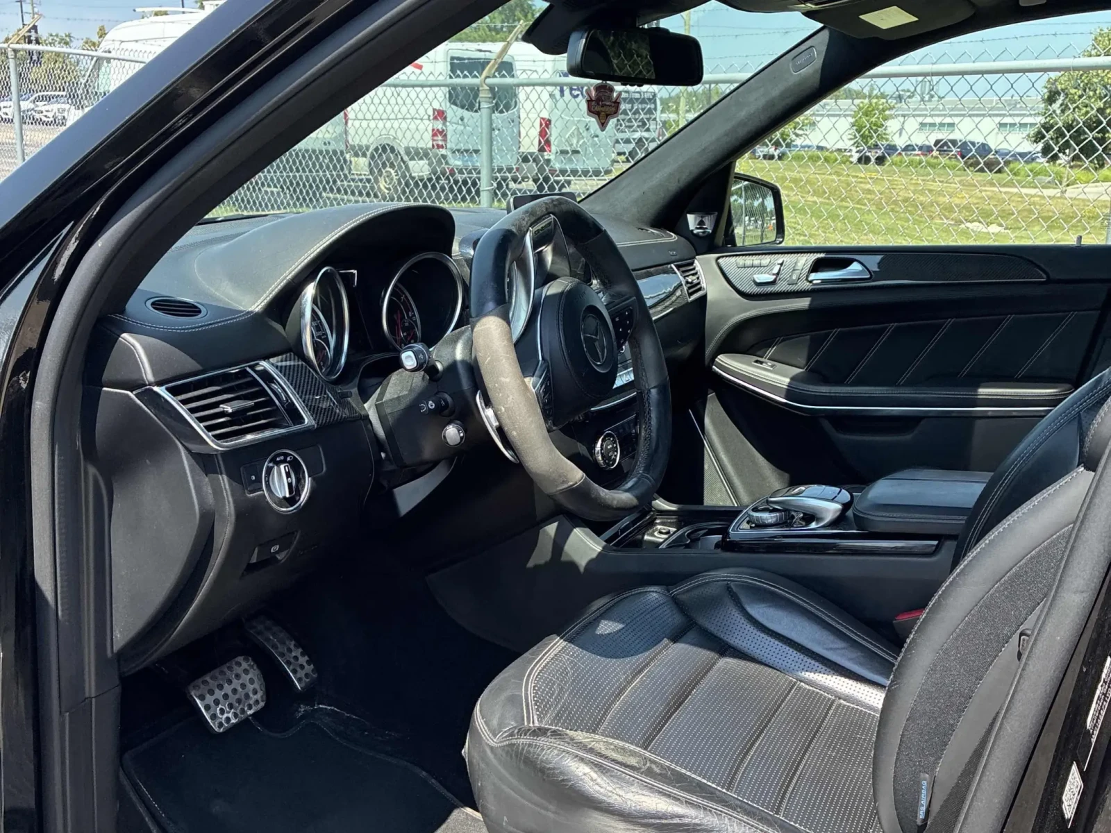 Mercedes-Benz GLS 63 AMG CARFAX * AWD * NAV, снимка 6 - Автомобили и джипове - 56208345