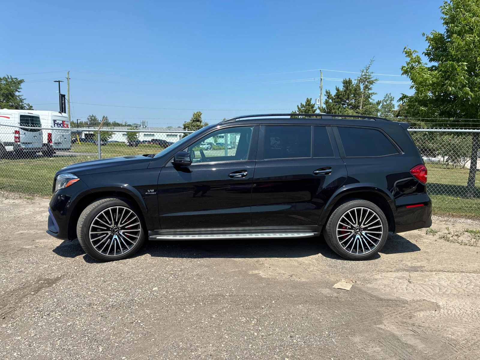 Mercedes-Benz GLS 63 AMG CARFAX * AWD * NAV, снимка 2 - Автомобили и джипове - 56208345