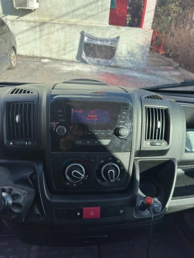 Peugeot Boxer Фургон с падащ борд Palfinger, снимка 9