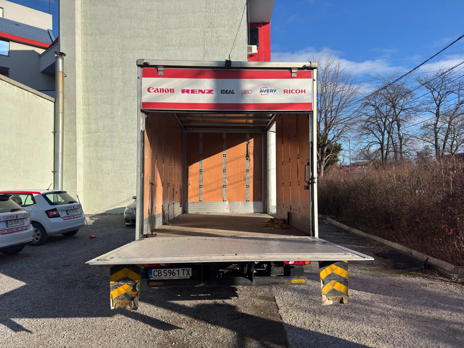 Peugeot Boxer Фургон с падащ борд Palfinger - изображение 4