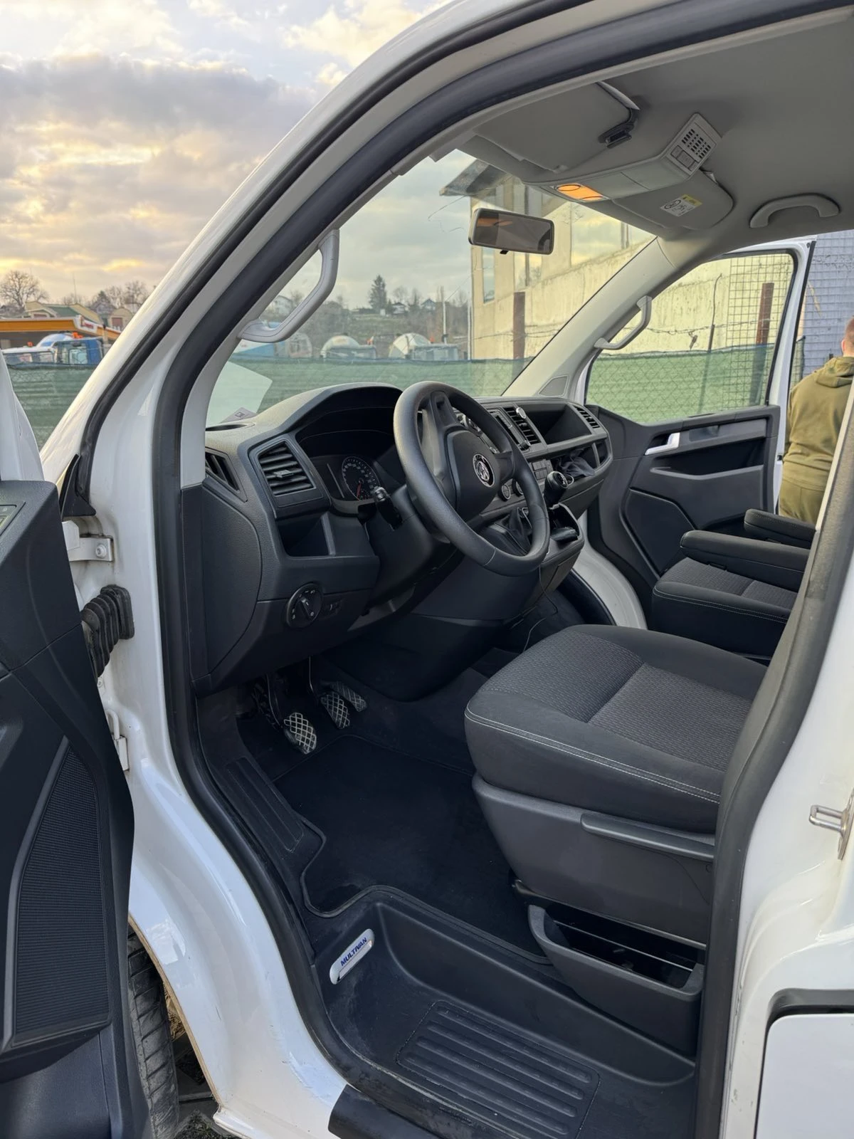 VW Multivan 4х4, снимка 6 - Бусове и автобуси - 54699210
