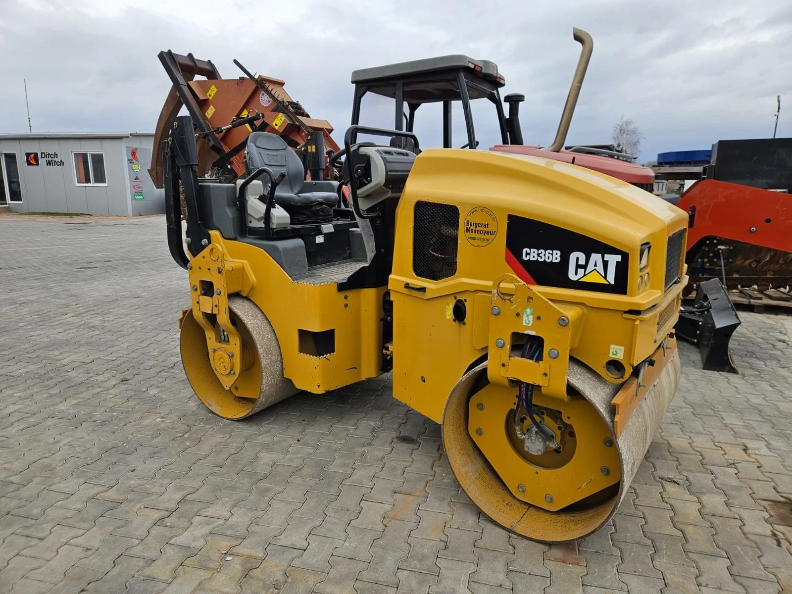 Валяк Cat CB36B НАЛИЧЕН, снимка 3 - Индустриална техника - 53820153