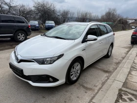 Toyota Auris 1.8 HYBRID, снимка 2
