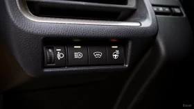 Toyota Prius * LED* ПАНО* KEYLESS* Camera* ПОДГРЕВ* , снимка 16