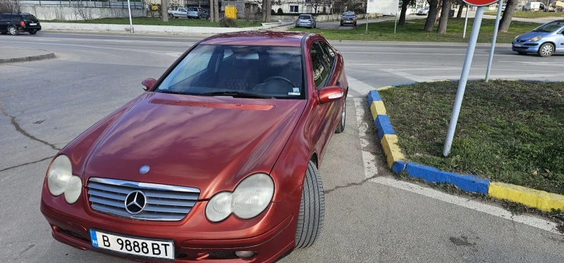 Mercedes-Benz C 220  SPORT COUPE - 2-ри СОБСТВЕНИК, снимка 4 - Автомобили и джипове - 48997897