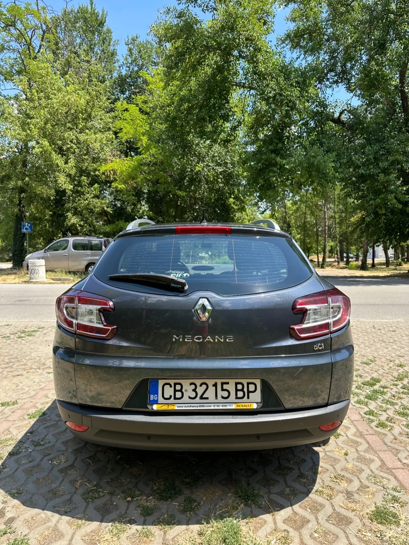 Renault Megane НАПЪЛНО ОБСЛУЖЕН, снимка 2 - Автомобили и джипове - 50996594