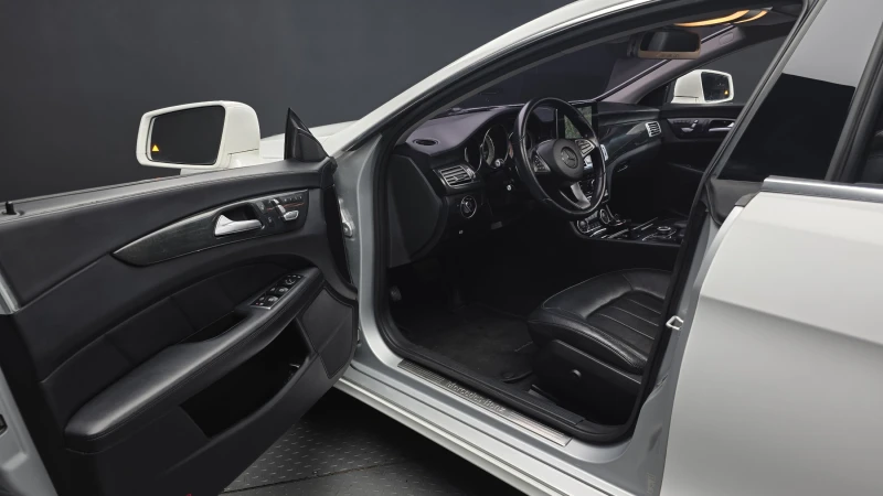 Mercedes-Benz CLS 350 FACELIFT / Сервизна история !!!, снимка 6 - Автомобили и джипове - 52225211