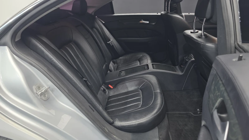 Mercedes-Benz CLS 350 FACELIFT / Сервизна история !!!, снимка 9 - Автомобили и джипове - 52225211