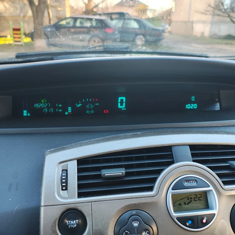 Renault Scenic II 1.9 dCI, снимка 13 - Автомобили и джипове - 52776536