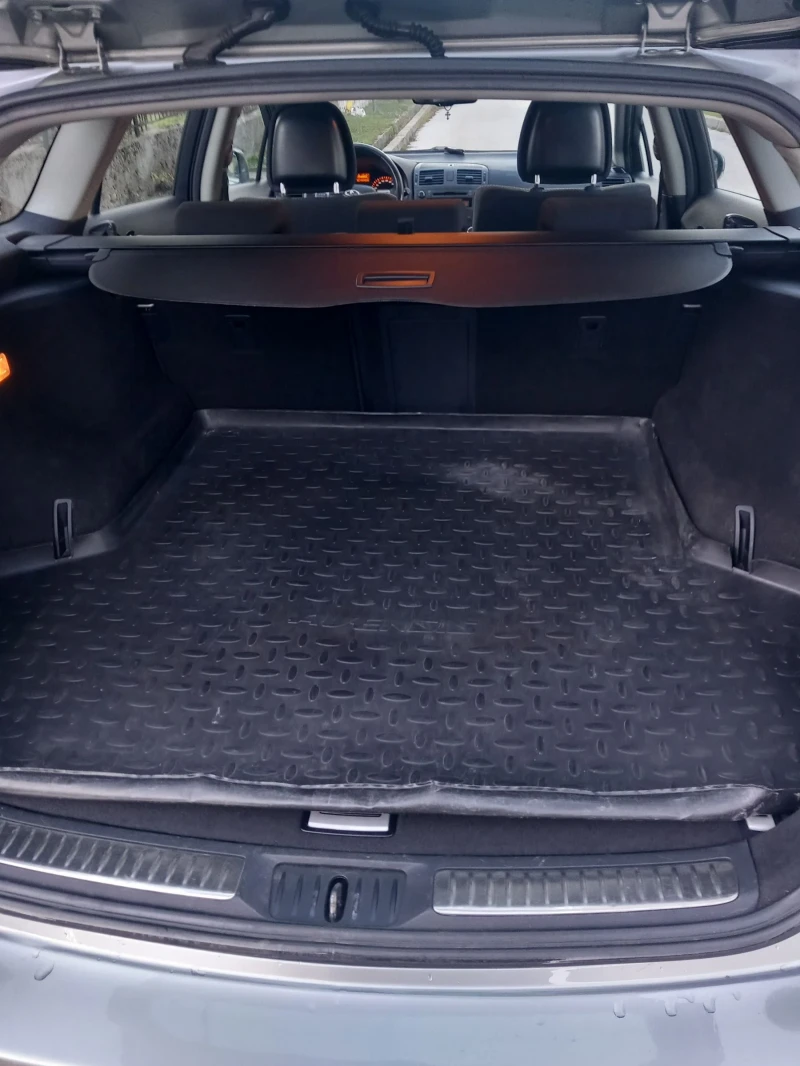 Toyota Avensis, снимка 15 - Автомобили и джипове - 52807113