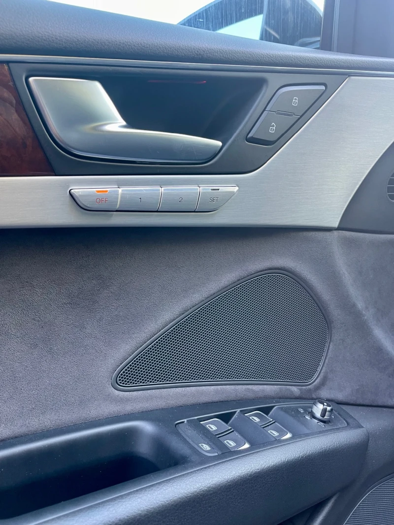 Audi A8, снимка 7 - Автомобили и джипове - 53083673