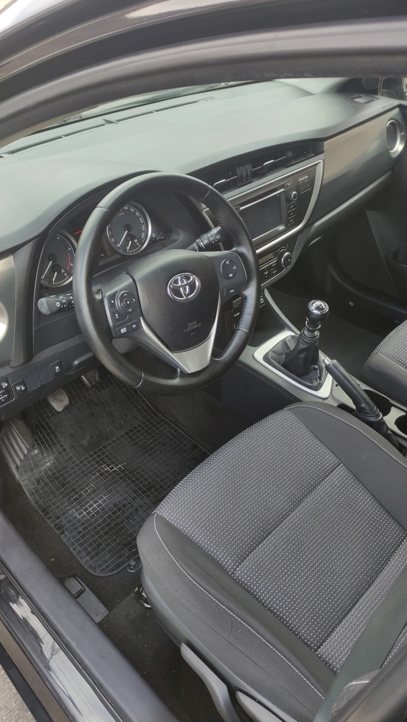 Toyota Auris 1.4D4D, снимка 8 - Автомобили и джипове - 53144480