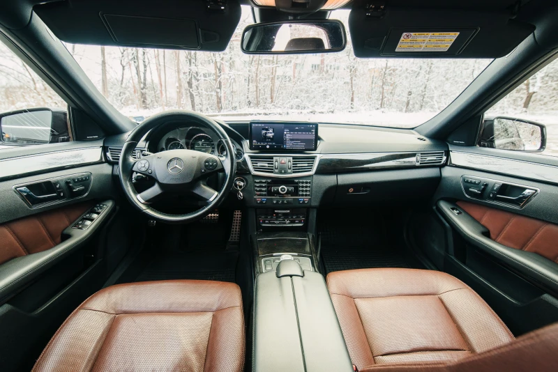 Mercedes-Benz E 350 FULL LED /7G-TRONIC, снимка 12 - Автомобили и джипове - 53355432