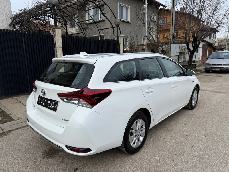 Toyota Auris 1.8 HYBRID, снимка 4 - Автомобили и джипове - 53419968