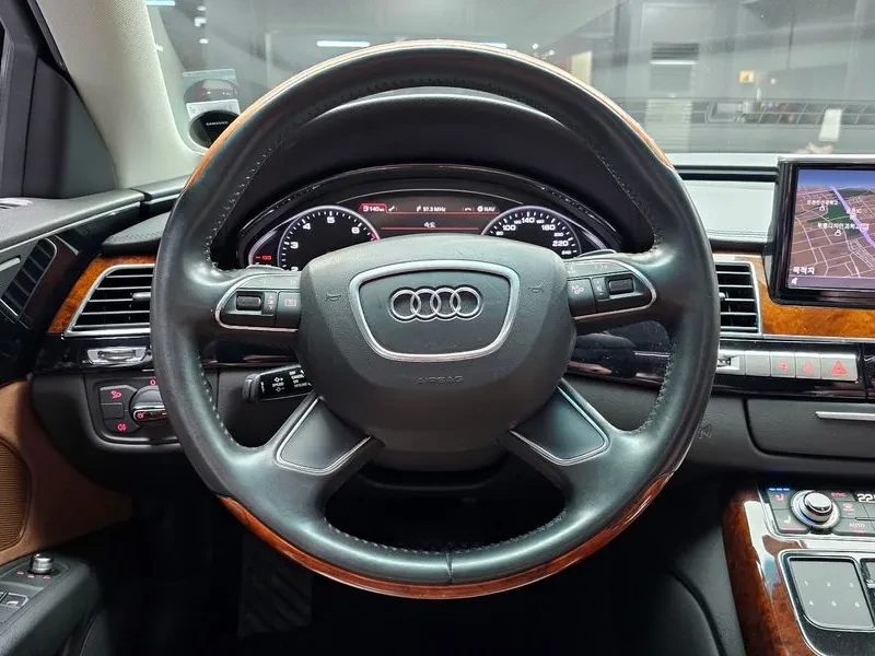 Audi A8 3.0 TFSI Quattro, снимка 13 - Автомобили и джипове - 54188874