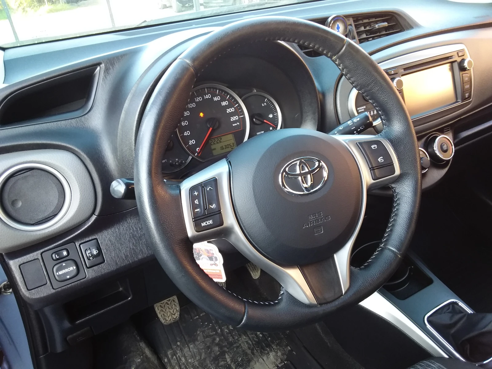 Toyota Yaris  - изображение 8